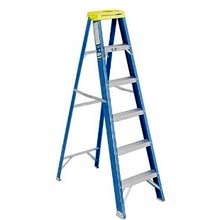 Werner 6' Fiberglass Stepladder - 250lb Capacity